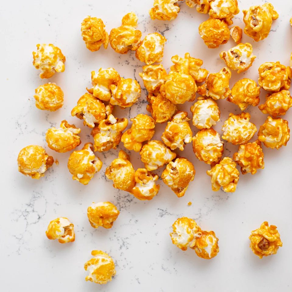 Caramel popcorn on marble